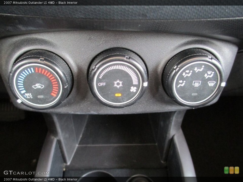 Black Interior Controls for the 2007 Mitsubishi Outlander LS 4WD #82374973