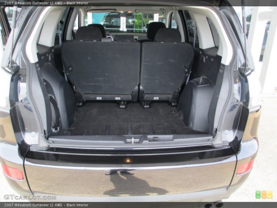 Black Interior Trunk for the 2007 Mitsubishi Outlander LS 4WD #82375117