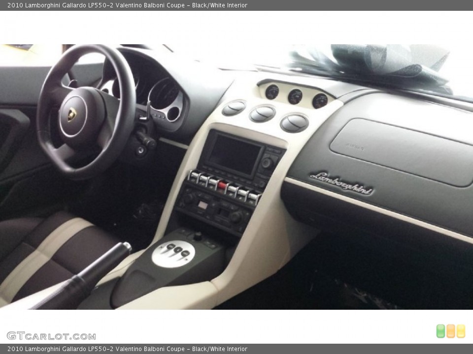 Black/White Interior Photo for the 2010 Lamborghini Gallardo LP550-2 Valentino Balboni Coupe #82383409