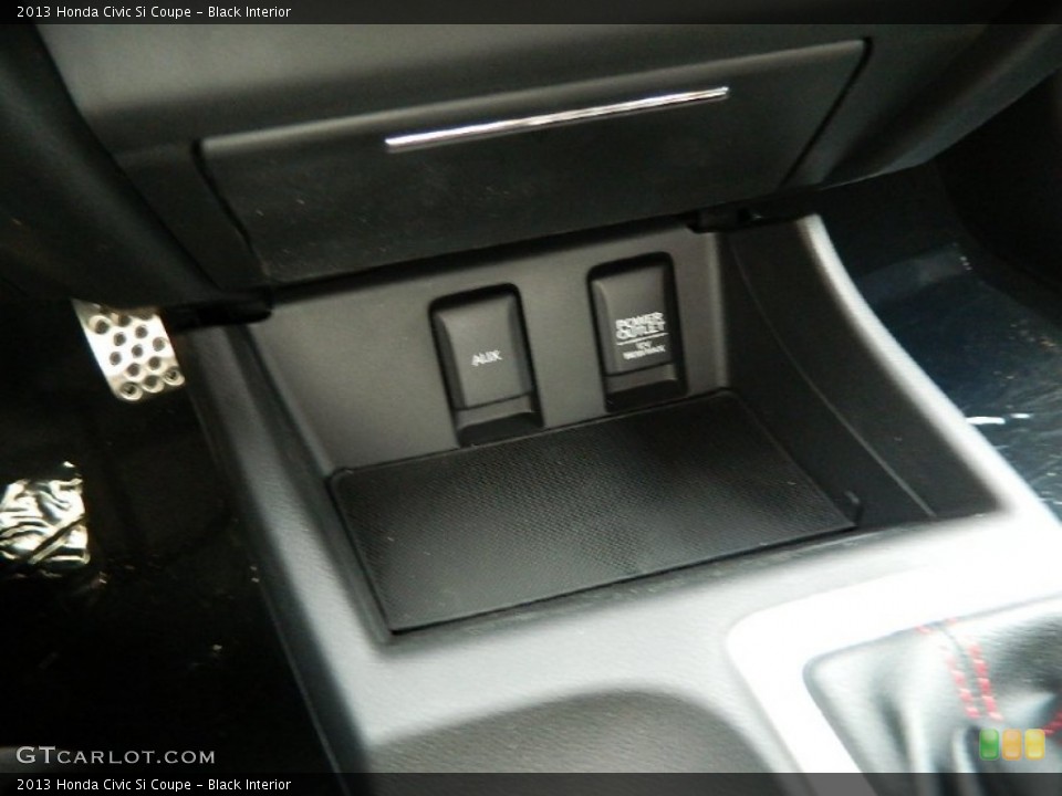 Black Interior Controls for the 2013 Honda Civic Si Coupe #82387830