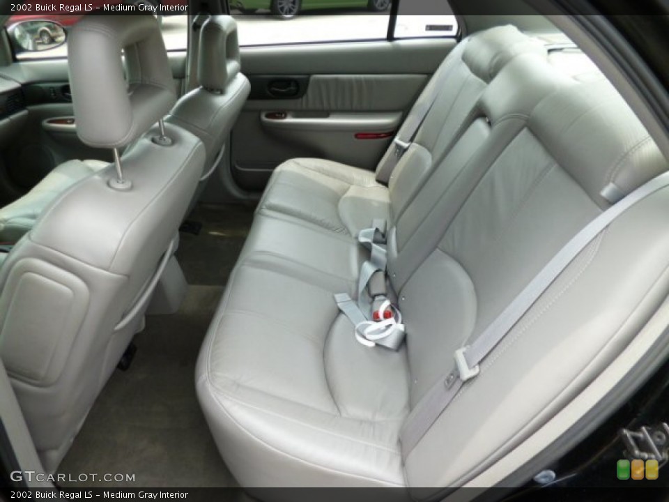 Medium Gray Interior Rear Seat for the 2002 Buick Regal LS #82396794