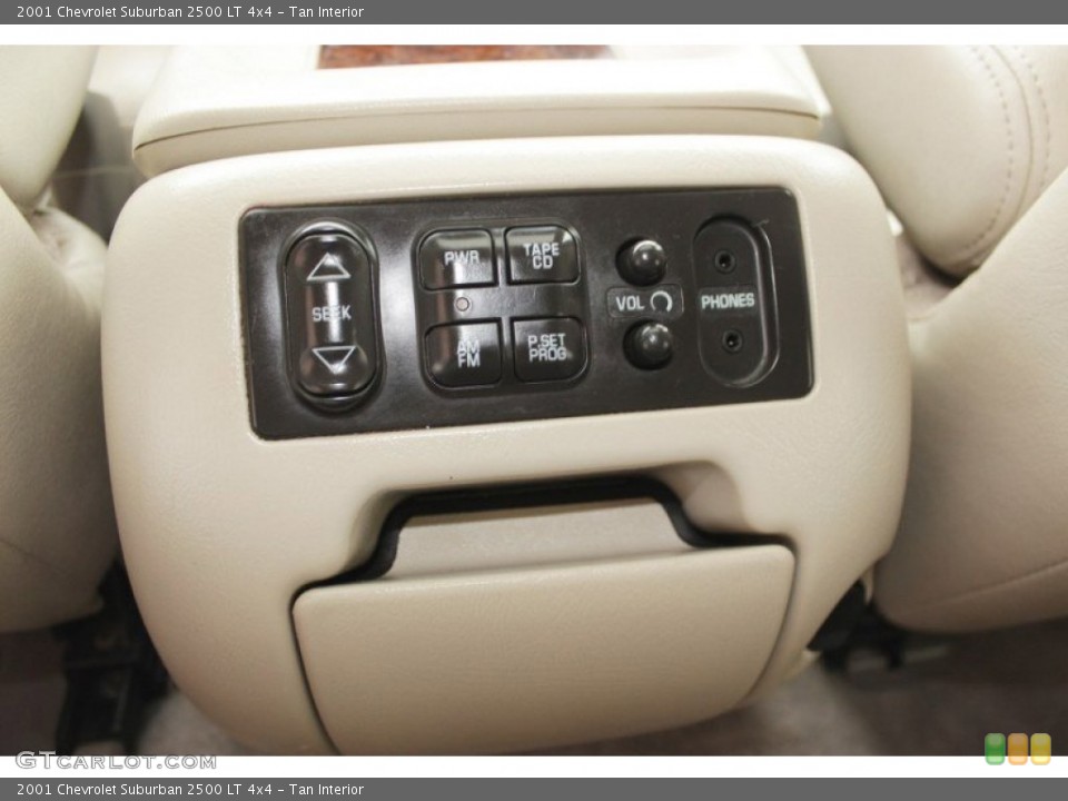 Tan Interior Controls for the 2001 Chevrolet Suburban 2500 LT 4x4 #82407407