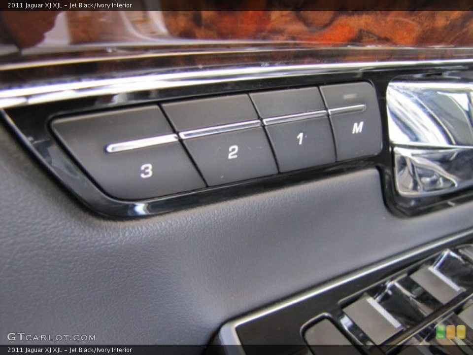 Jet Black/Ivory Interior Controls for the 2011 Jaguar XJ XJL #82431408