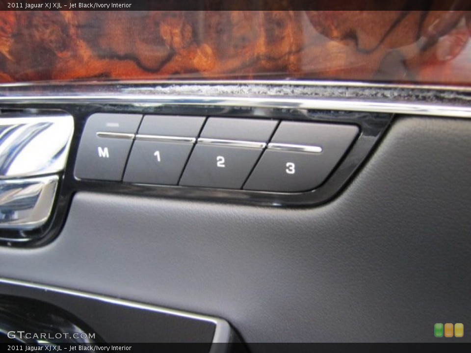 Jet Black/Ivory Interior Controls for the 2011 Jaguar XJ XJL #82431545