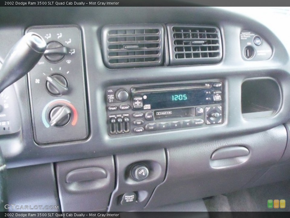 Mist Gray Interior Controls for the 2002 Dodge Ram 3500 SLT Quad Cab Dually #82440752