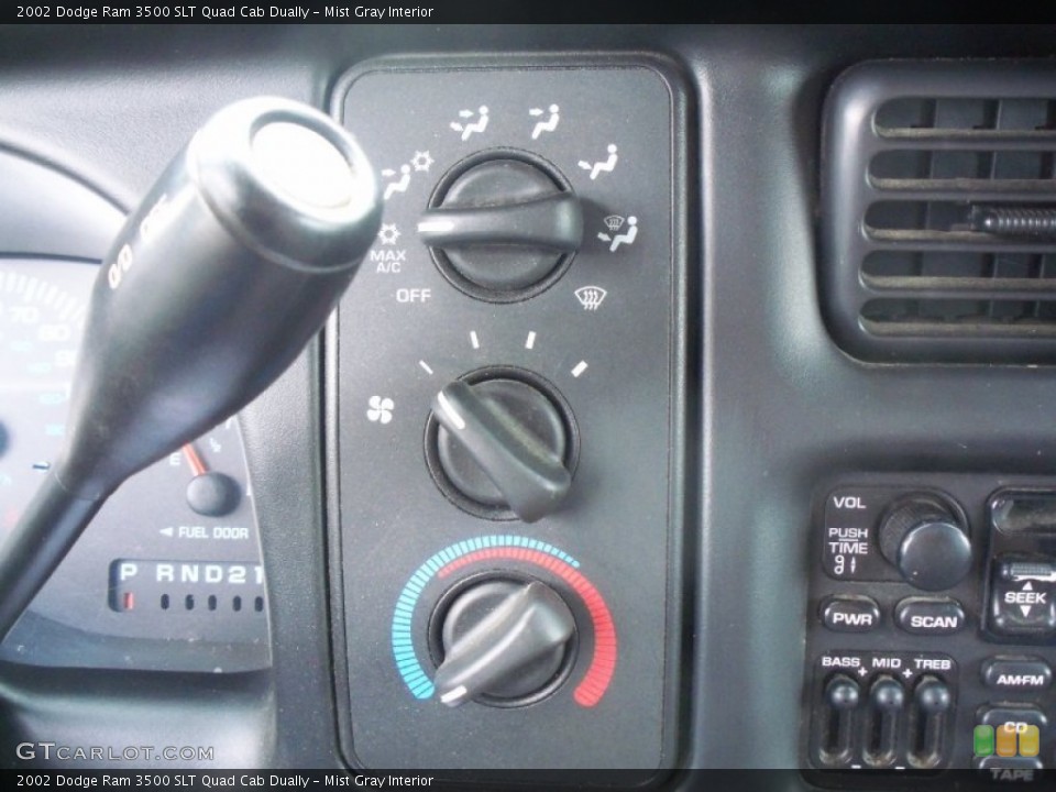 Mist Gray Interior Controls for the 2002 Dodge Ram 3500 SLT Quad Cab Dually #82440789