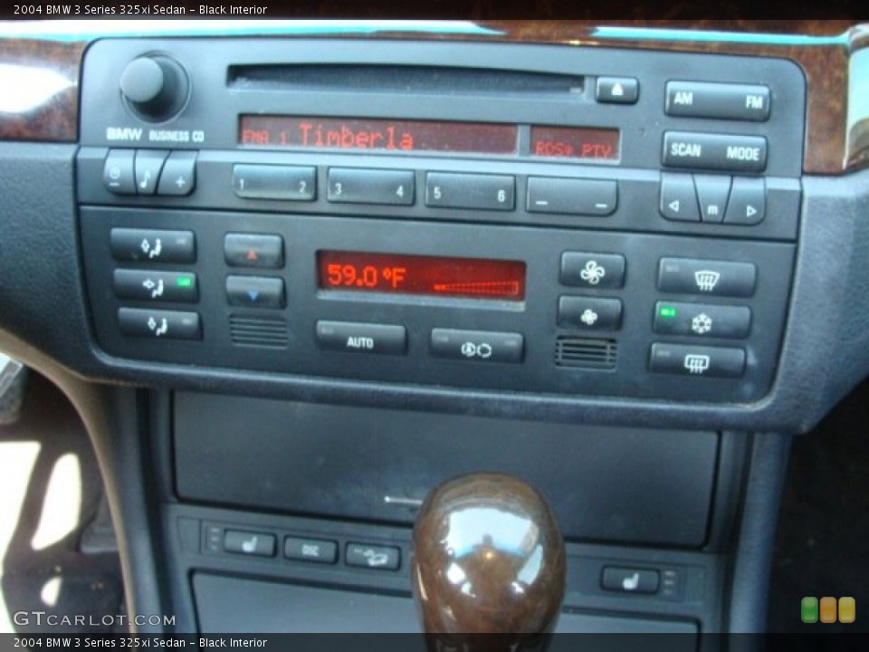 Black Interior Controls for the 2004 BMW 3 Series 325xi Sedan #82442661