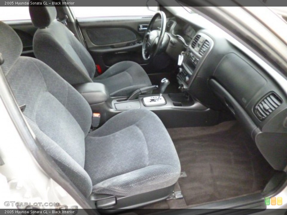 Black Interior Front Seat for the 2005 Hyundai Sonata GL #82449250