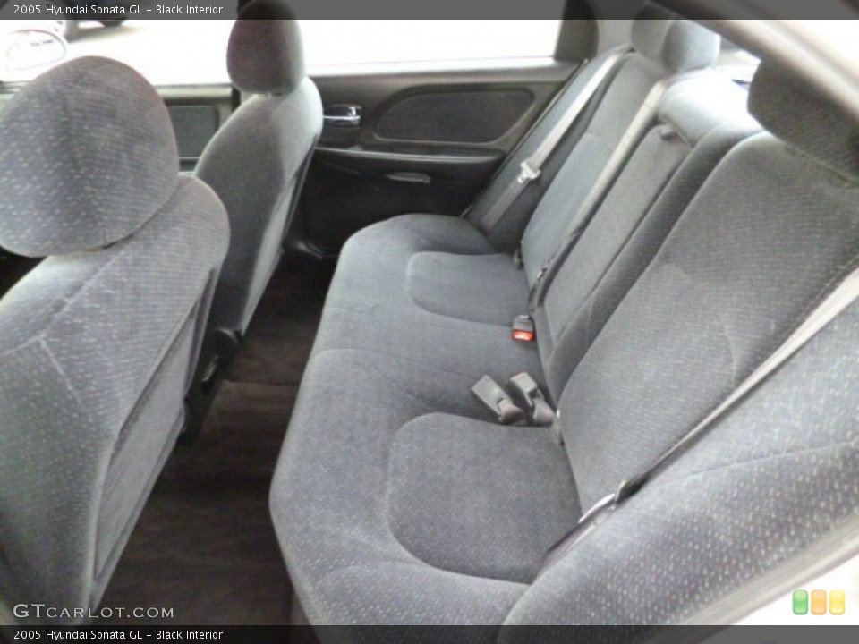 Black Interior Rear Seat for the 2005 Hyundai Sonata GL #82449307