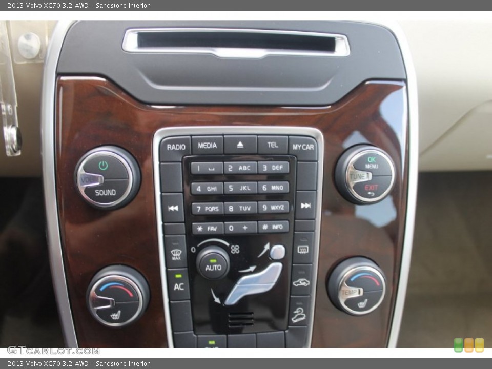 Sandstone Interior Controls for the 2013 Volvo XC70 3.2 AWD #82463162