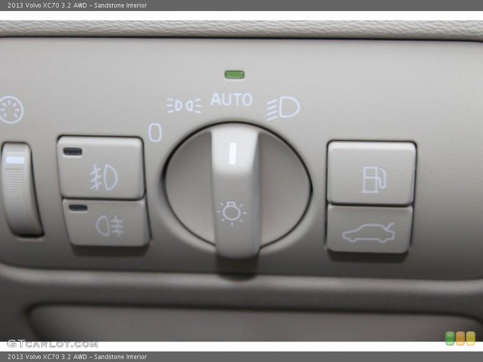 Sandstone Interior Controls for the 2013 Volvo XC70 3.2 AWD #82463231