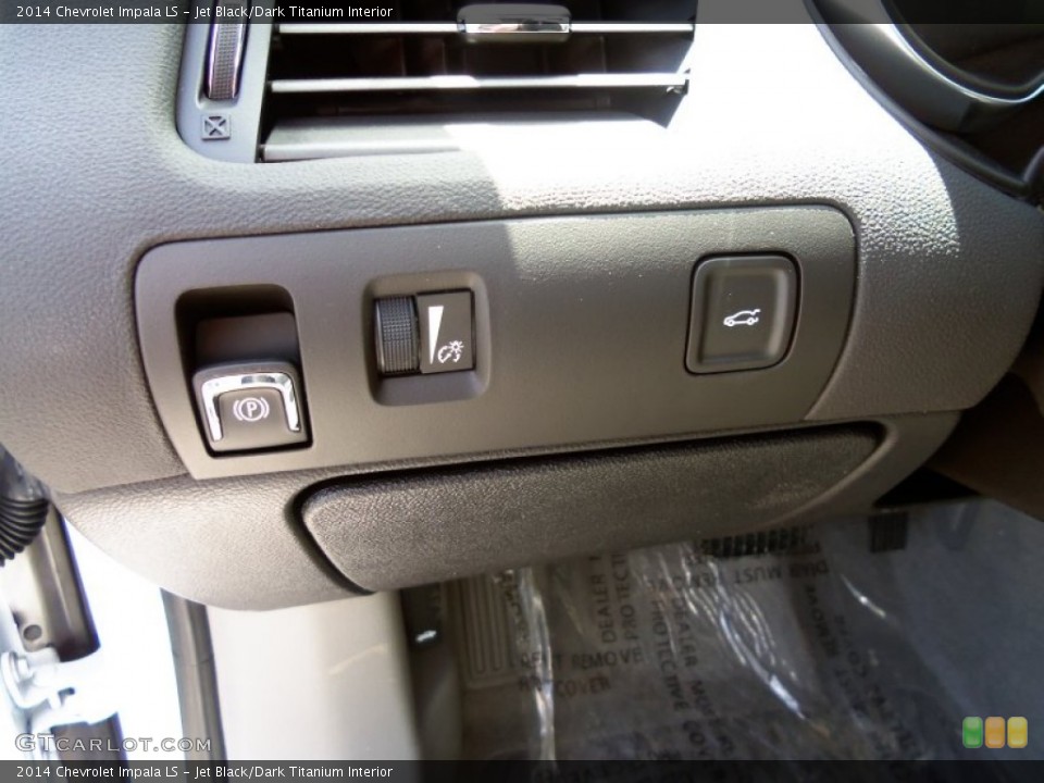Jet Black/Dark Titanium Interior Controls for the 2014 Chevrolet Impala LS #82478180