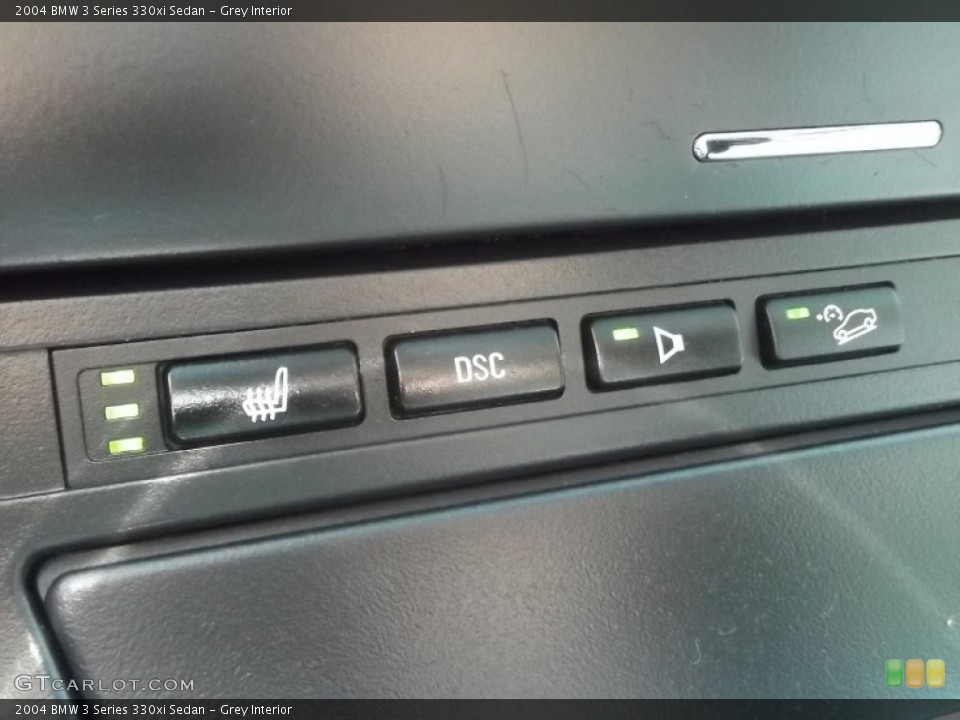 Grey Interior Controls for the 2004 BMW 3 Series 330xi Sedan #82491179