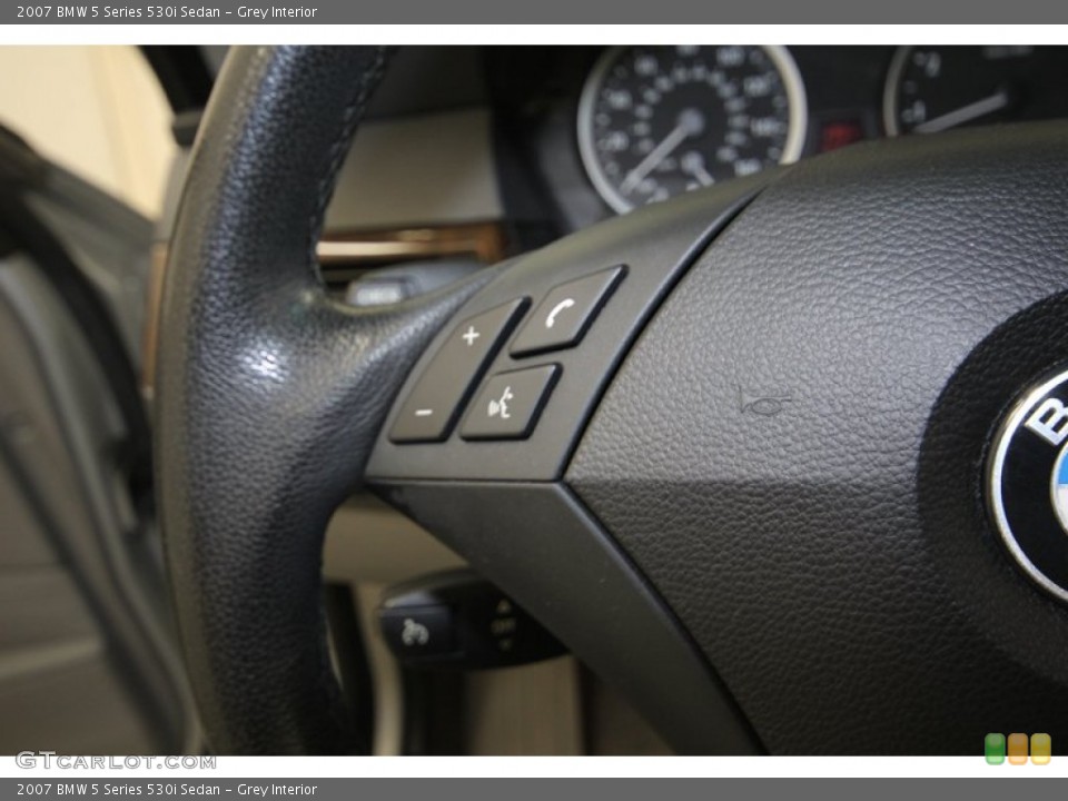 Grey Interior Controls for the 2007 BMW 5 Series 530i Sedan #82496894