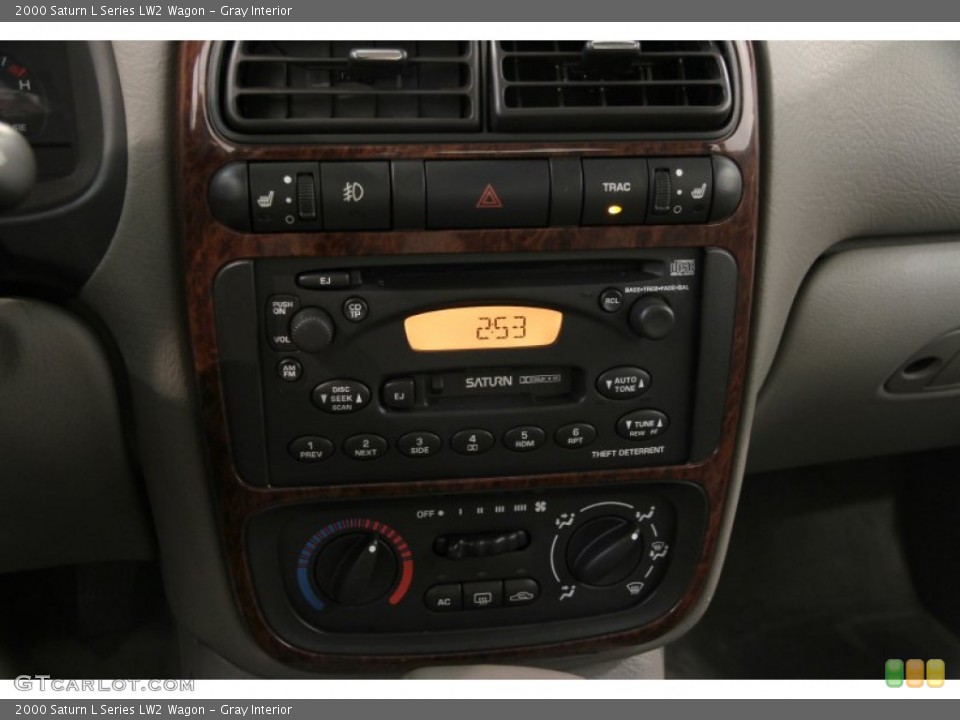 Gray Interior Controls for the 2000 Saturn L Series LW2 Wagon #82505003