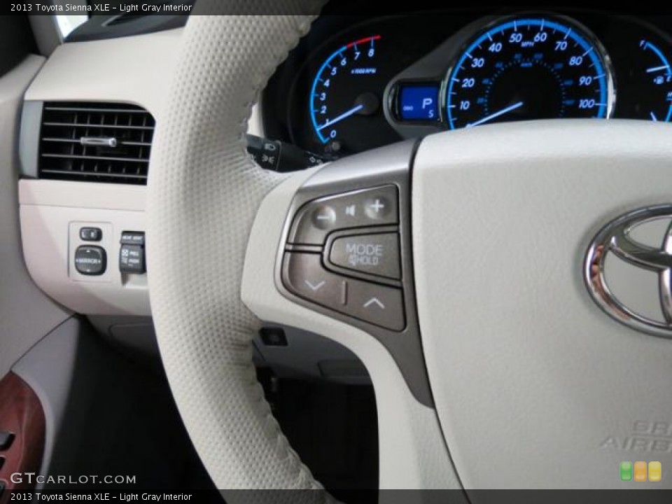 Light Gray Interior Controls for the 2013 Toyota Sienna XLE #82522178