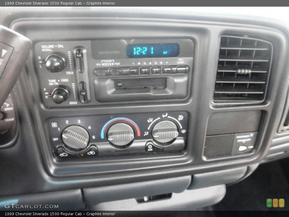 Graphite Interior Controls for the 1999 Chevrolet Silverado 1500 Regular Cab #82526940