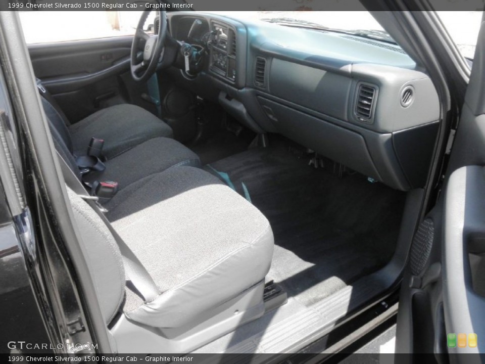 Graphite Interior Photo for the 1999 Chevrolet Silverado 1500 Regular Cab #82527119