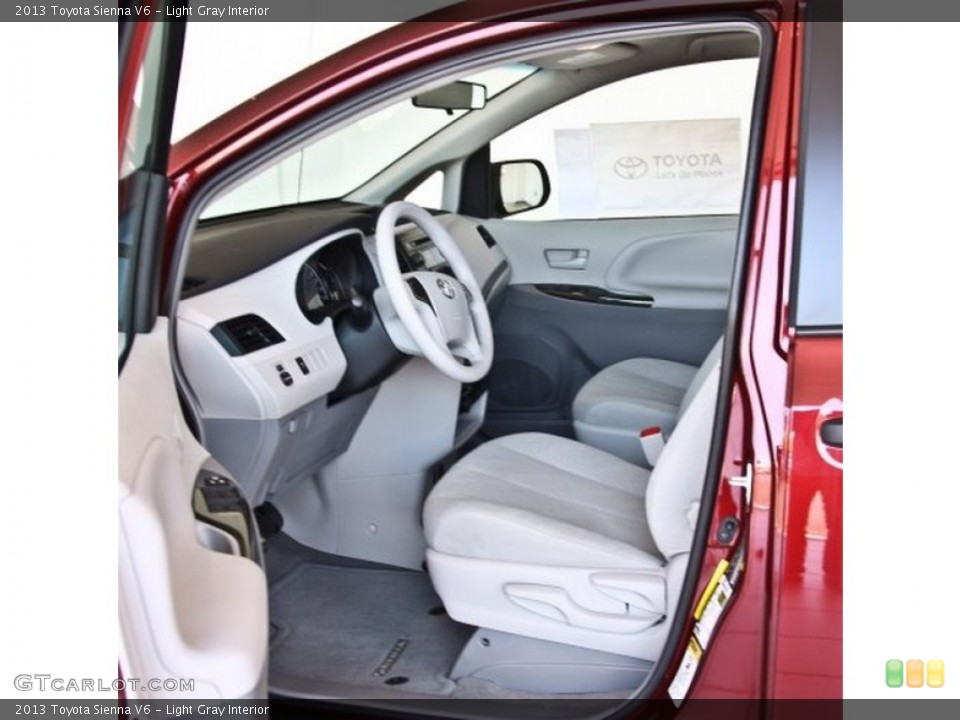 Light Gray Interior Photo for the 2013 Toyota Sienna V6 #82529058