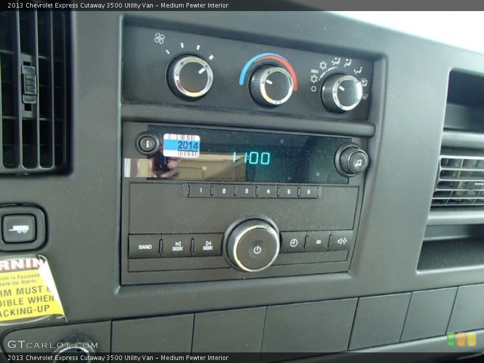 Medium Pewter Interior Controls for the 2013 Chevrolet Express Cutaway 3500 Utility Van #82532212