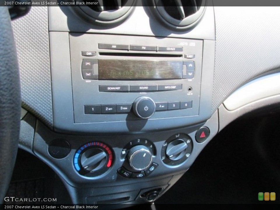 Charcoal Black Interior Controls for the 2007 Chevrolet Aveo LS Sedan #82540115