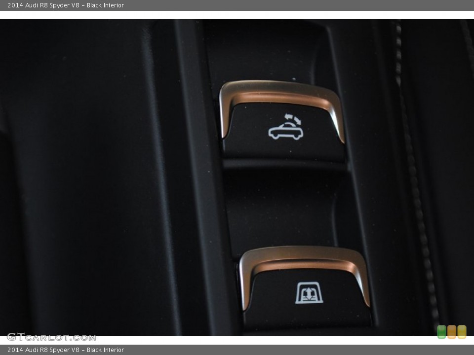 Black Interior Controls for the 2014 Audi R8 Spyder V8 #82568689