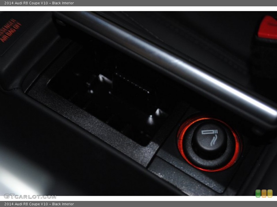 Black Interior Controls for the 2014 Audi R8 Coupe V10 #82569506