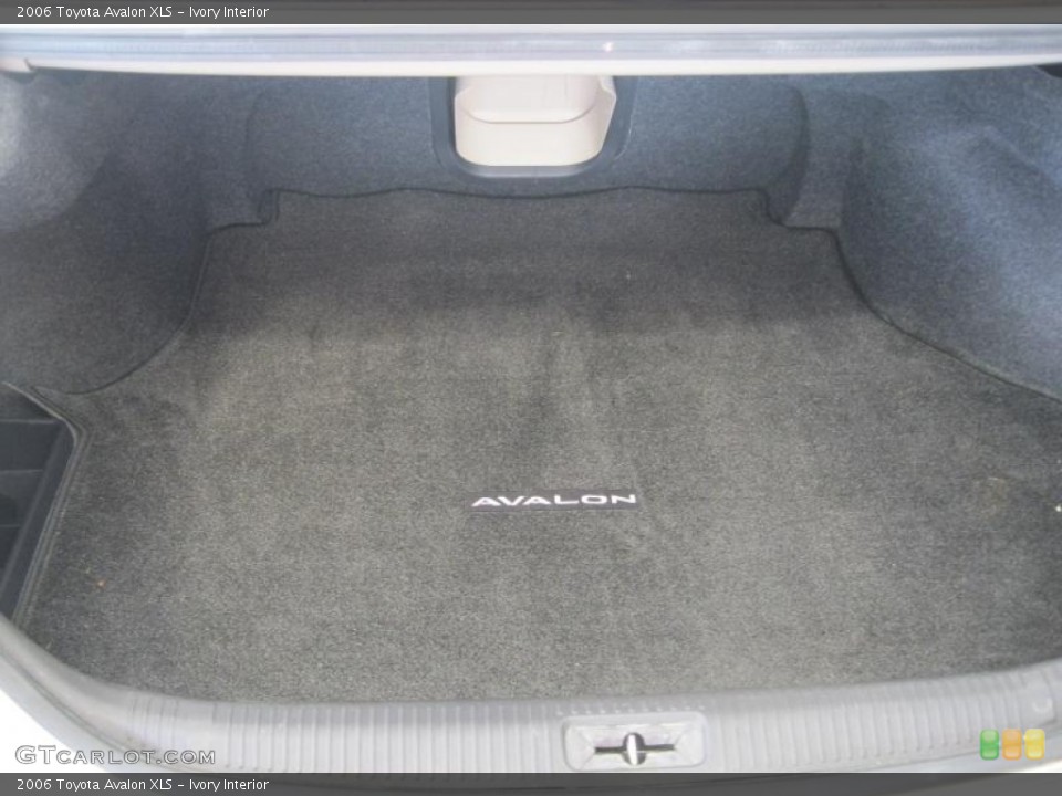 Ivory Interior Trunk for the 2006 Toyota Avalon XLS #82619744