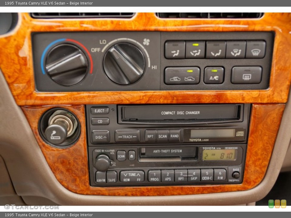 Beige Interior Controls for the 1995 Toyota Camry XLE V6 Sedan #82634292