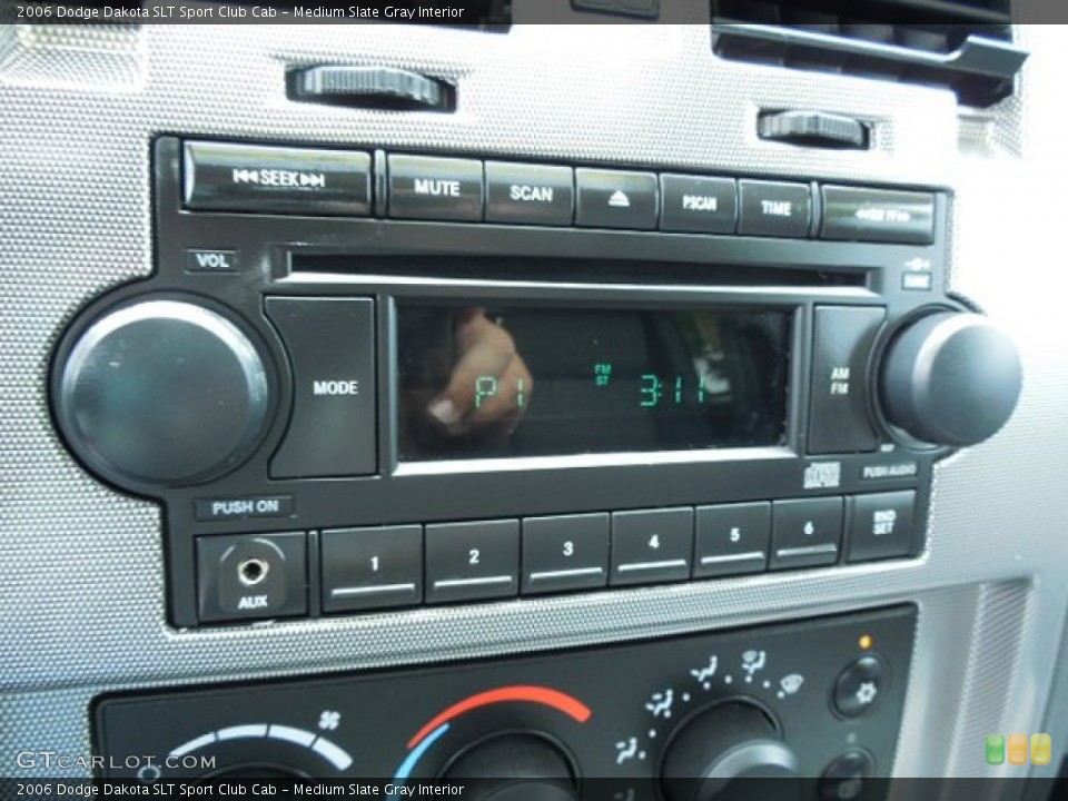 Medium Slate Gray Interior Audio System for the 2006 Dodge Dakota SLT Sport Club Cab #82634657
