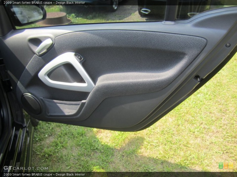 Design Black Interior Door Panel for the 2009 Smart fortwo BRABUS coupe #82649545