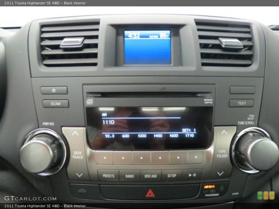 Black Interior Controls for the 2011 Toyota Highlander SE 4WD #82694245