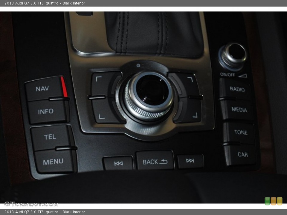 Black Interior Controls for the 2013 Audi Q7 3.0 TFSI quattro #82695726