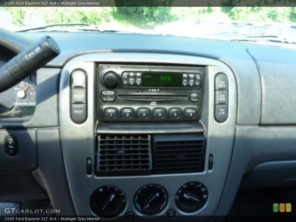 Midnight Grey Interior Controls for the 2005 Ford Explorer XLT 4x4 #82698583