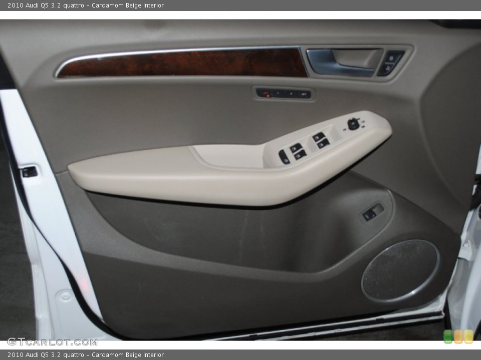 Cardamom Beige Interior Door Panel for the 2010 Audi Q5 3.2 quattro #82725651
