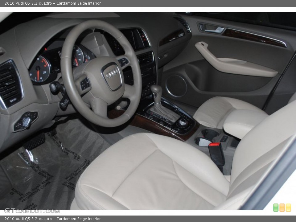 Cardamom Beige 2010 Audi Q5 Interiors