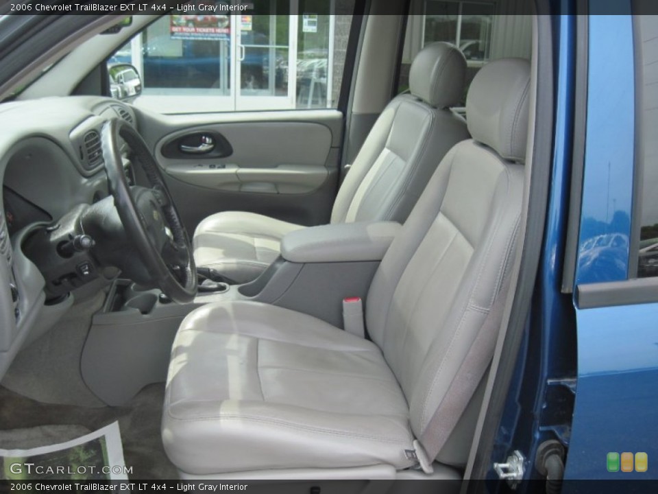 Light Gray Interior Photo for the 2006 Chevrolet TrailBlazer EXT LT 4x4 #82735531