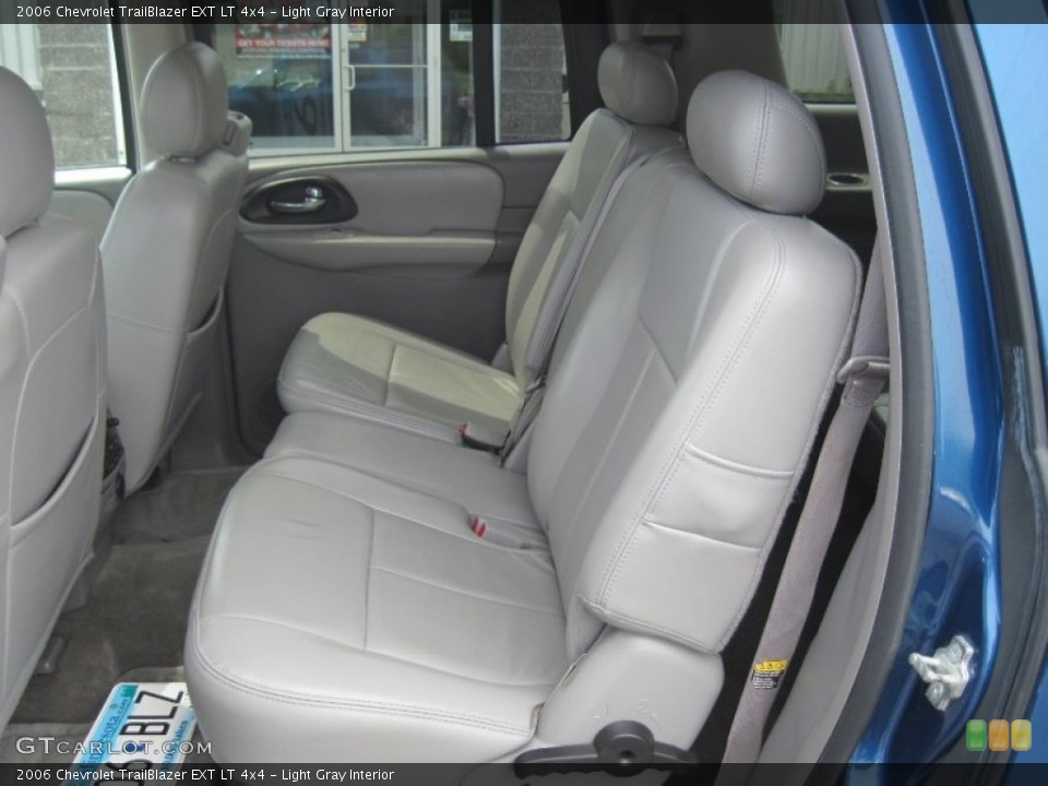 Light Gray Interior Rear Seat for the 2006 Chevrolet TrailBlazer EXT LT 4x4 #82735550