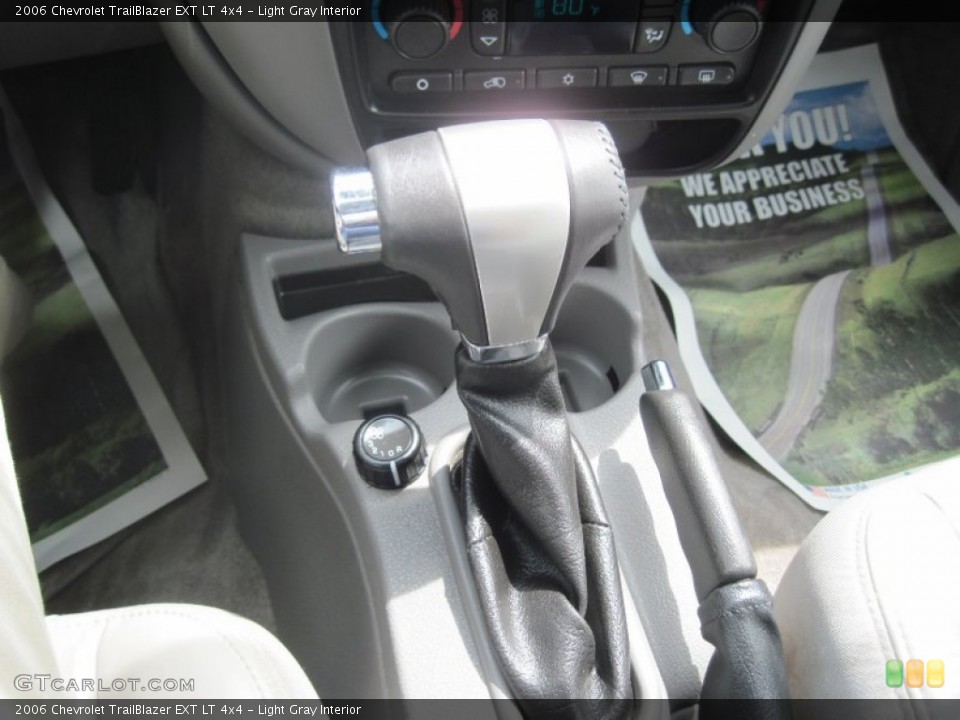Light Gray Interior Transmission for the 2006 Chevrolet TrailBlazer EXT LT 4x4 #82735718