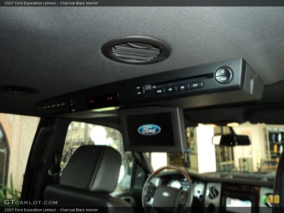 Charcoal Black Interior Entertainment System for the 2007 Ford Expedition Limited #82746990
