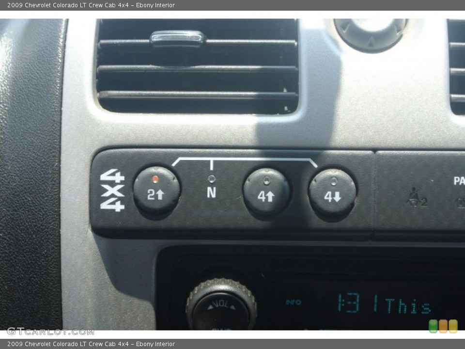 Ebony Interior Controls for the 2009 Chevrolet Colorado LT Crew Cab 4x4 #82747845