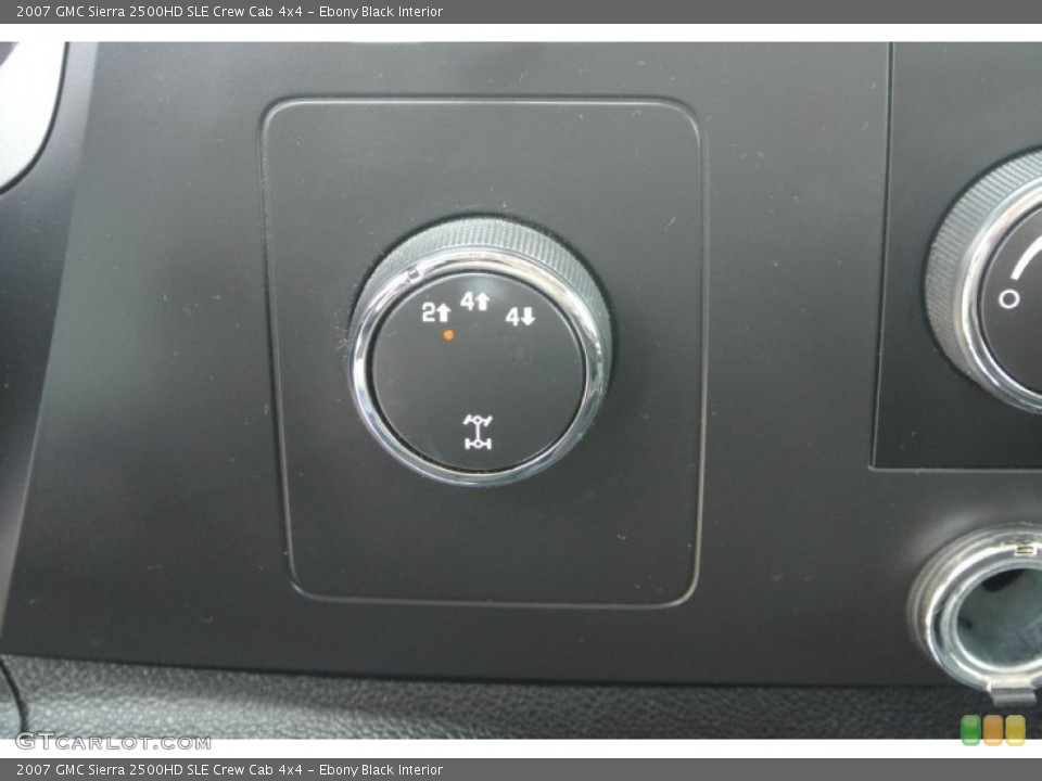 Ebony Black Interior Controls for the 2007 GMC Sierra 2500HD SLE Crew Cab 4x4 #82749460