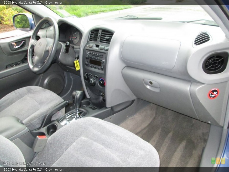 Gray Interior Dashboard for the 2003 Hyundai Santa Fe GLS #82756701