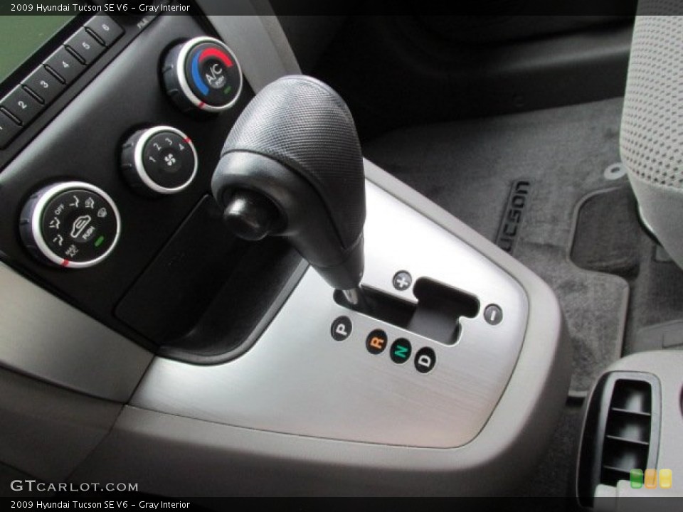 Gray Interior Transmission for the 2009 Hyundai Tucson SE V6 #82777663