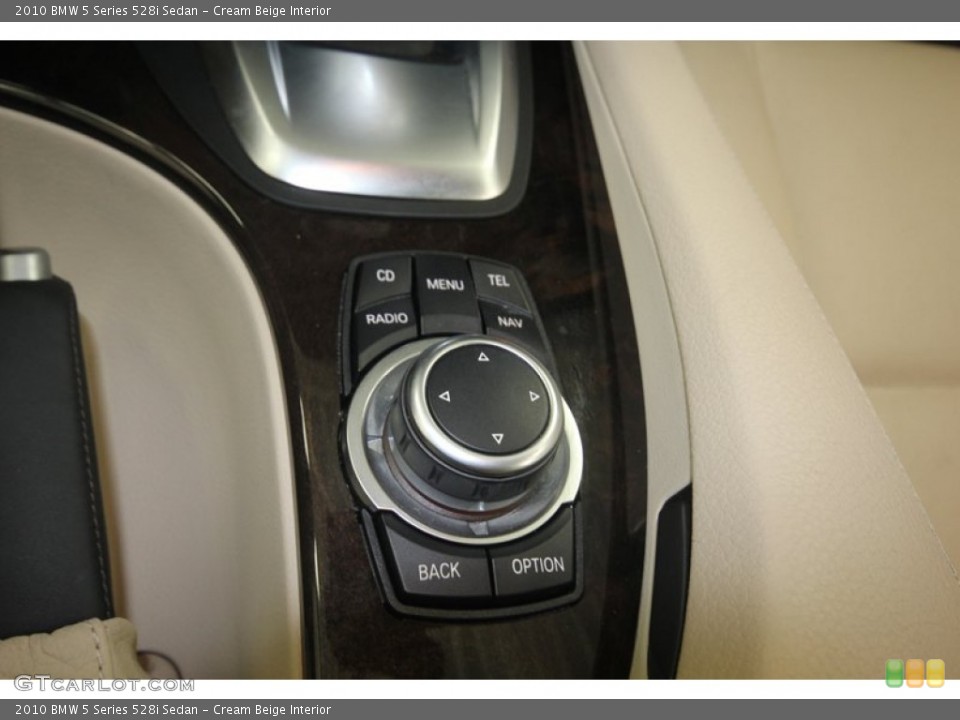 Cream Beige Interior Controls for the 2010 BMW 5 Series 528i Sedan #82789048