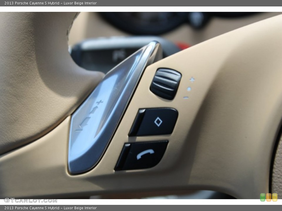 Luxor Beige Interior Controls for the 2013 Porsche Cayenne S Hybrid #82810545