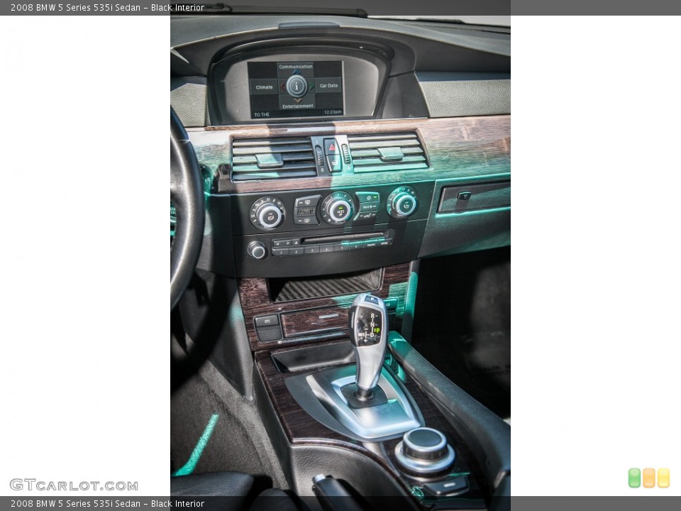 Black Interior Controls for the 2008 BMW 5 Series 535i Sedan #82815665