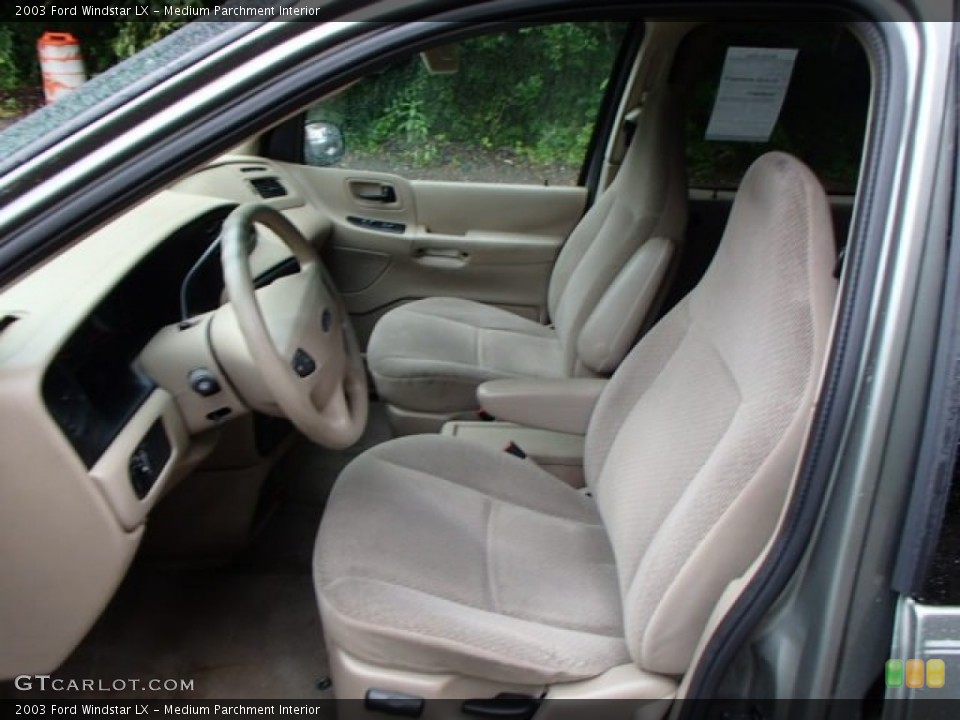 Medium Parchment Interior Photo for the 2003 Ford Windstar LX #82816430