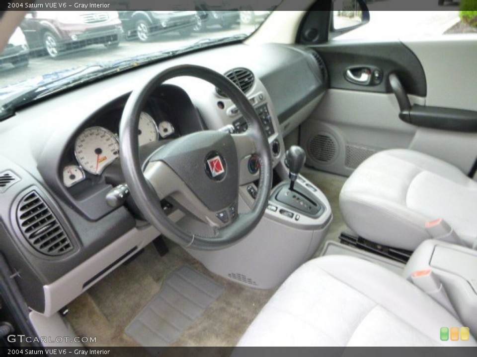Gray Interior Photo for the 2004 Saturn VUE V6 #82818811