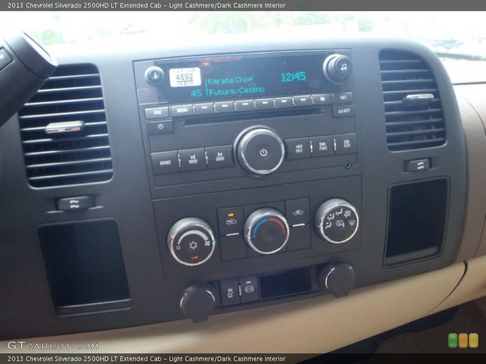 Light Cashmere/Dark Cashmere Interior Controls for the 2013 Chevrolet Silverado 2500HD LT Extended Cab #82859074